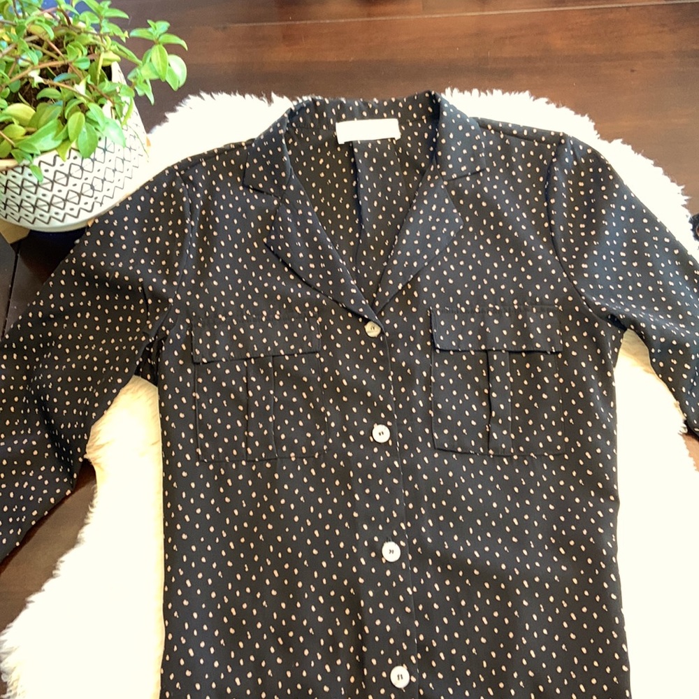 FLORA Excellent condition ladies black with Camel coloured button up blouse